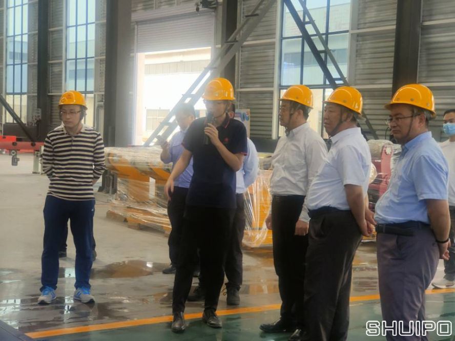 山東省科學(xué)院激光研究所所長賈中青、山東省機械設(shè)計研究院院長林江海帶領(lǐng)激光、高端裝備領(lǐng)域?qū)＜乙恍?人到水泊焊割實地調(diào)研2